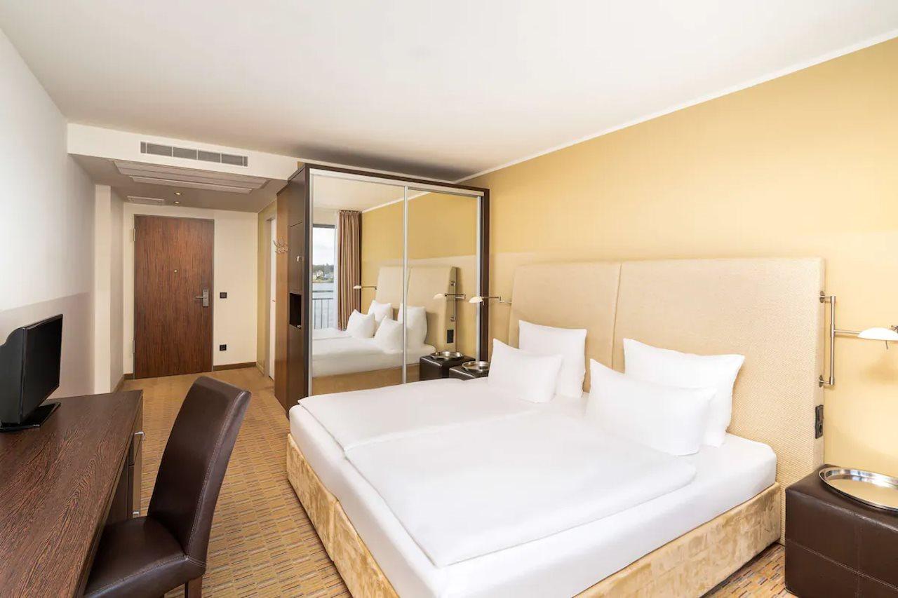 Elaya Hotel Hamburg Finkenwerder Ehemals The Rilano Hotel Hamburg Bagian luar foto
