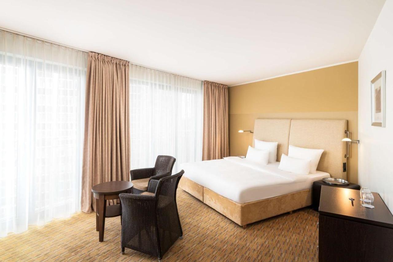 Elaya Hotel Hamburg Finkenwerder Ehemals The Rilano Hotel Hamburg Bagian luar foto