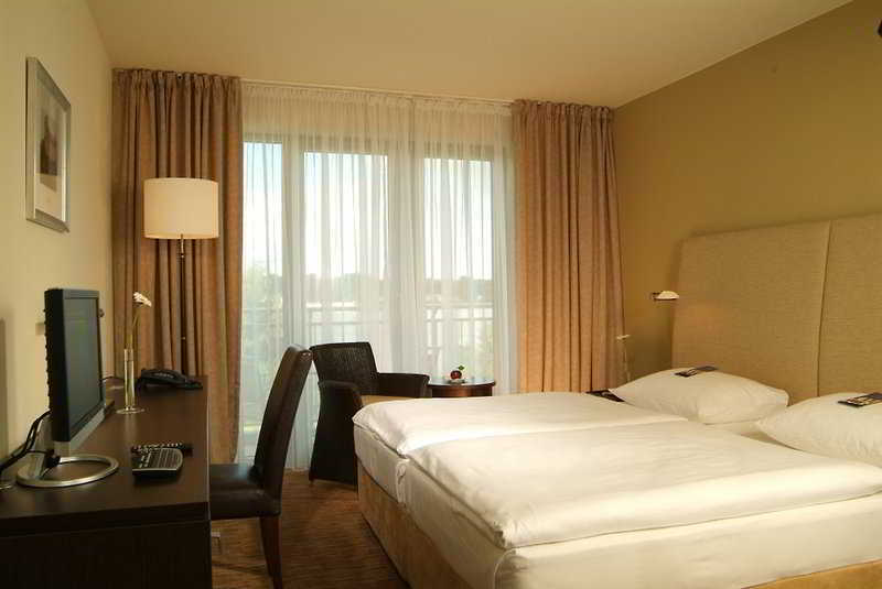 Elaya Hotel Hamburg Finkenwerder Ehemals The Rilano Hotel Hamburg Bagian luar foto