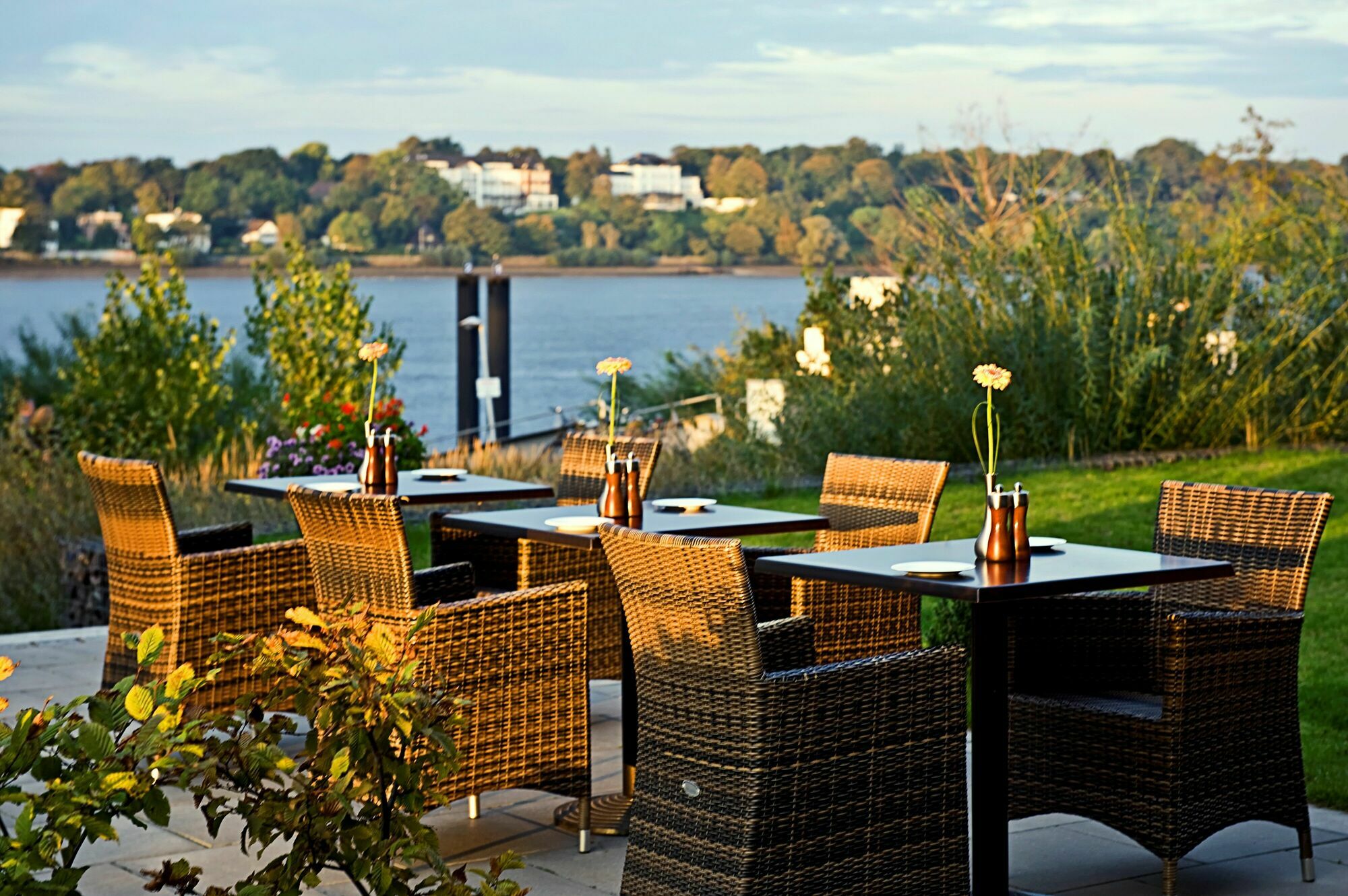 Elaya Hotel Hamburg Finkenwerder Ehemals The Rilano Hotel Hamburg Bagian luar foto